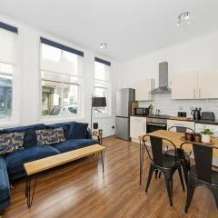 Cosy Split-Level 3BR Flat in Crystal Palace