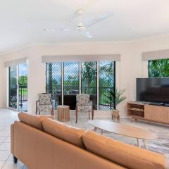 Casuarina Vista - Beachfront Elegance in Rapid Creek