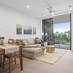 Spacious West End Apartment with Pool & BBQ Access