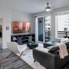 Convention Ctr Style-2BR Pool,Hot Tub,Gym,Theatre