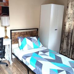 Narvaez Cozy room with a private bathroom and private entrance