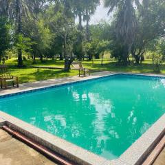 Royal South Luangwa Safaris Lodge