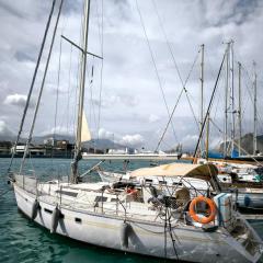 Gloria Sailing