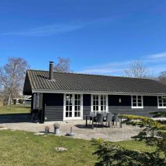 Lovely Cottage With Secluded Garden