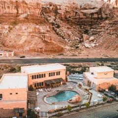 Bluff Dwellings Resort