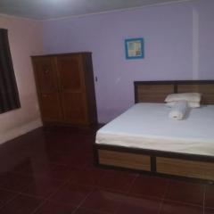 Hotel O Yellow White Guesthouse Palu