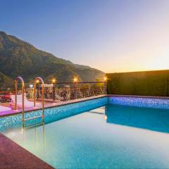 LA Riqueza Pride Inn # Customer's Favourite Hotel in Tapovan #Free use of Swimming Pool & Gym # Mountain View Rooms # Close to Lakshman Jhula # Free Parking