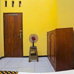 OYO Life 91869 Insan Mulia Kost Syariah