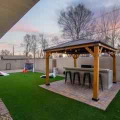 Sleeps 18 Hot Tub Pool Table Fire Pit Arcade Game