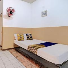 SPOT ON 92983 Hotel Ayu
