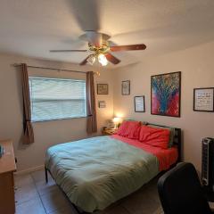 Introverts Paradise! Central Largo and Pinellas! 15 mins to beaches!