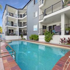 2-Bed Escape with Pool, Steps From Torquay Beach