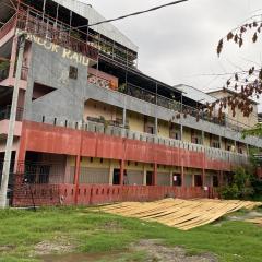 OYO 93414 Wisma Ratu Syariah Near SMP Negeri 2 Watang Pulu