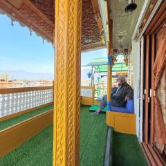 Lalarukh Group of Houseboats