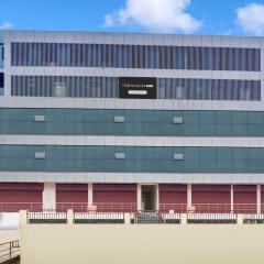 Super Townhouse Oak Sarusajai Stadium