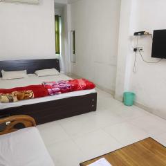 Hotel O Couples Hotel