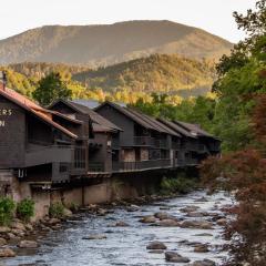 Historic Rocky Waters Inn, A Small Luxury Hotel
