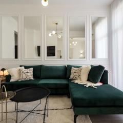 Contemporary Aparthotel 2-BR Flats Near Old Town, Quiet & Serene