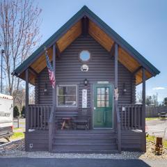 Fire Pit and Pool Access Cozy Cabin in Sevierville!