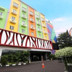 Super OYO Townhouse OAK Hotel Fiducia Pondok Gede