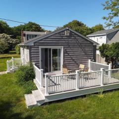 Charming 2 Bedroom Green Hill Beach Cottage