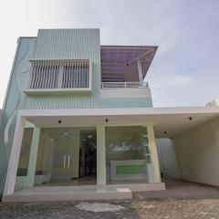OYO 2753 Irma's Residence