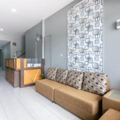 Super OYO Collection O 3130 D'Valley View