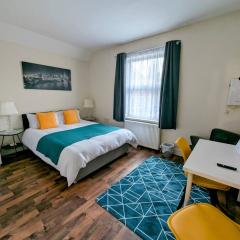 King En suite Room Close to Heathrow Airport
