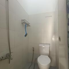 Kamar Kost AC Luas Tengah Kota