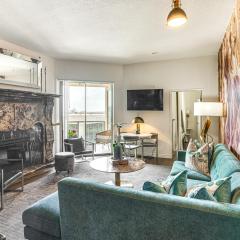 Luxe Long Beach Condo with Pool 1 Mi to Shoreline!