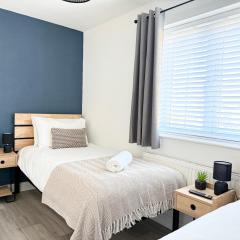 Comfy 2 Bed Home - Port Talbot - 10 Min Walk From Beach