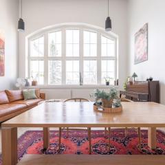 Stunning Loft with Water View & Free Garage Parking