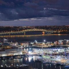 Magnificent SkyTower, Sea, Habour View in CBD