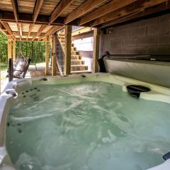 Stunning Modern Cabin with Hot-tub in Makanda, illinois
