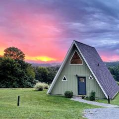 Incredible A-frame with Fabulous Panoramic Views and Hot-tub in Makanda, Illinois