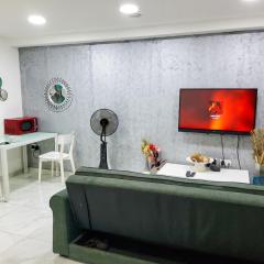 Candid Aura Studio Chic Sliema Basement Apartment