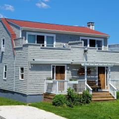2 Bedroom Matunuck Beach House, 1 Block from Ocean