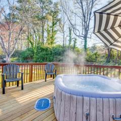 18 Mi to Downtown Atlanta Quiet Home with Fire Pit