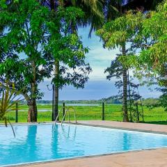 Flamingo Lake Resort