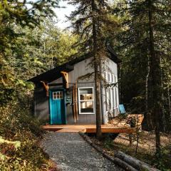 Secluded Cozy Wooden Cabin in Anchorage, Alaska