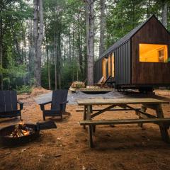 Secluded, Dog Friendly Tiny House on the Hudson River, near Saratoga Springs
