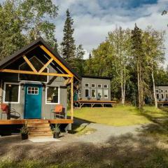 Gorgeous Tiny Cabin Placed in a Privileged Area in Anchorage, Alaska