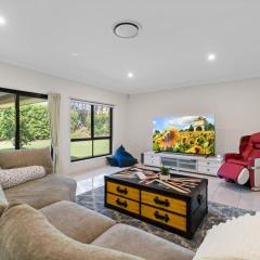 4BSpacious Cozy Family Entertained home at Parkinson