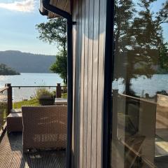Loubi's Lakeside Lodge