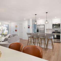 Upscale 4BR Retreat at the Reservoir!