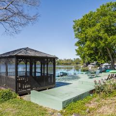 Lakefront Retreat - Boat - Fish - Close to all Orlando Parks - Disney - Universal - SeaWorld