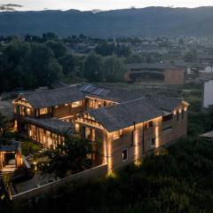 Shaxi Ancient Town Shiran Mountain Homestay