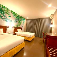 Hotel Golden Season