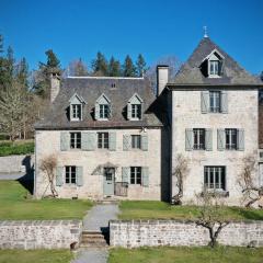 Le Château de Saint-Angel, Le Manoir du Rigouneix, 5 minutes A89, nature, calme, sauna