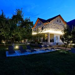 Plis Bujtina - Guesthouse